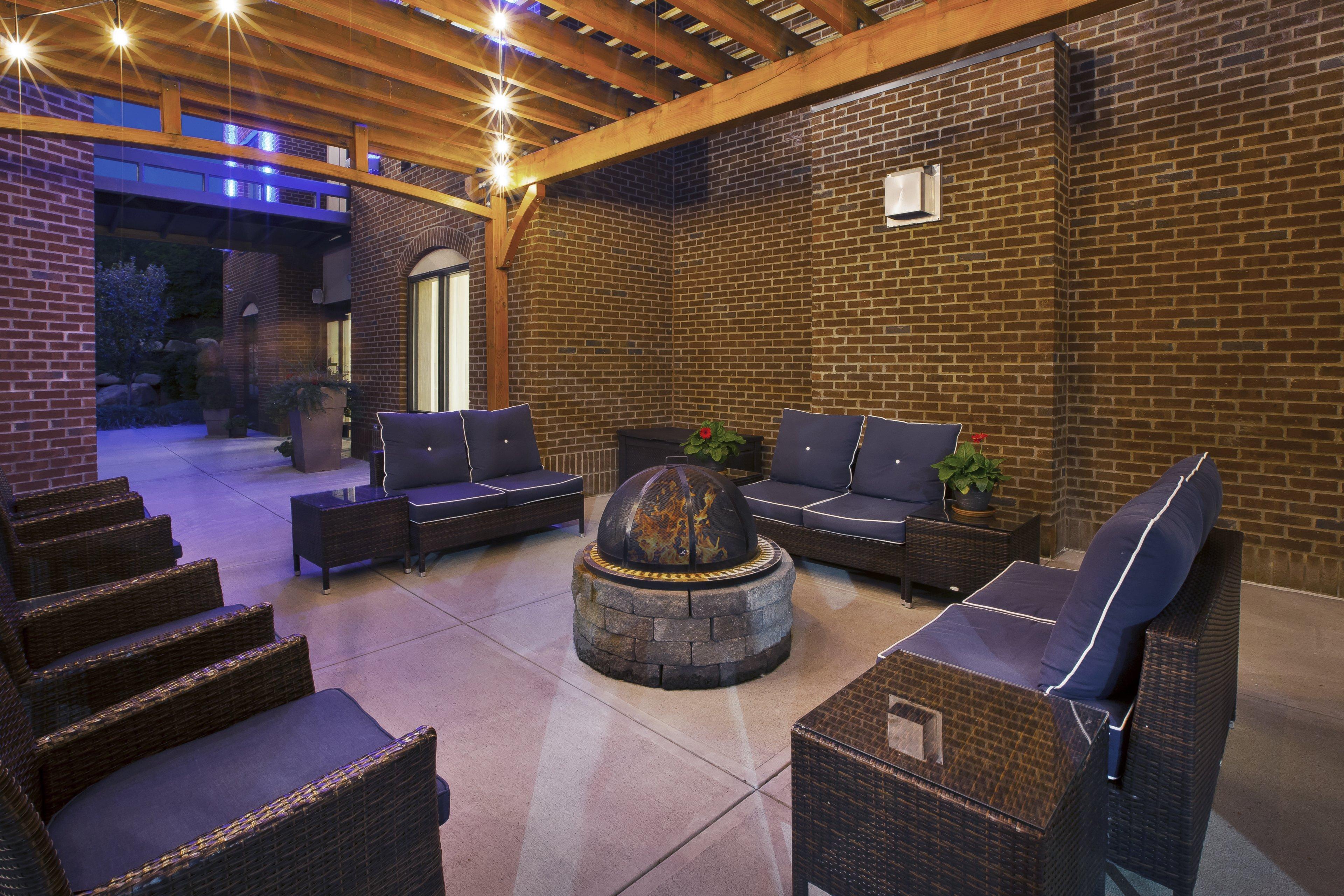 Holiday Inn Express & Suites Geneva Finger Lakes By Ihg Exterior foto