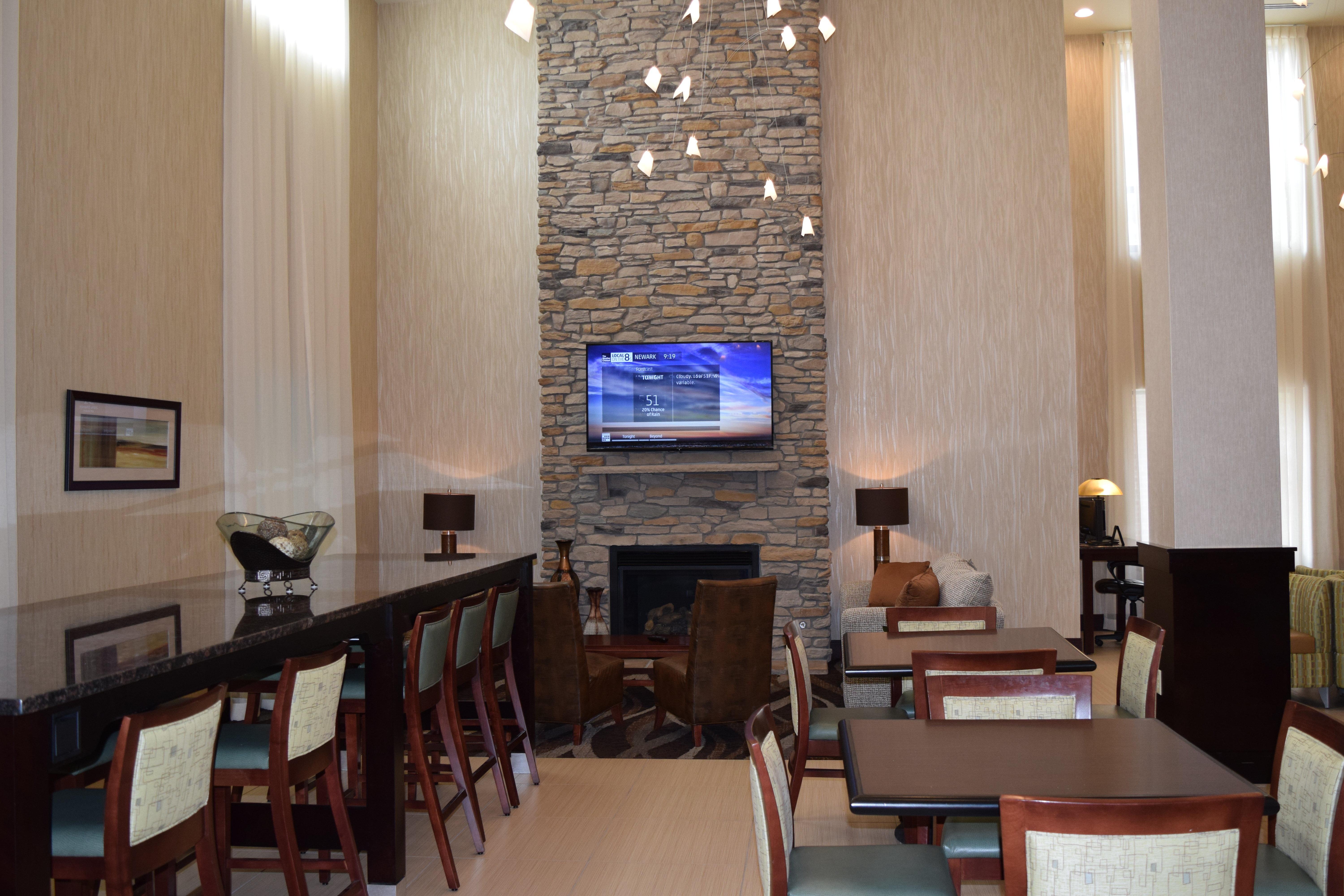 Holiday Inn Express & Suites Geneva Finger Lakes By Ihg Exterior foto