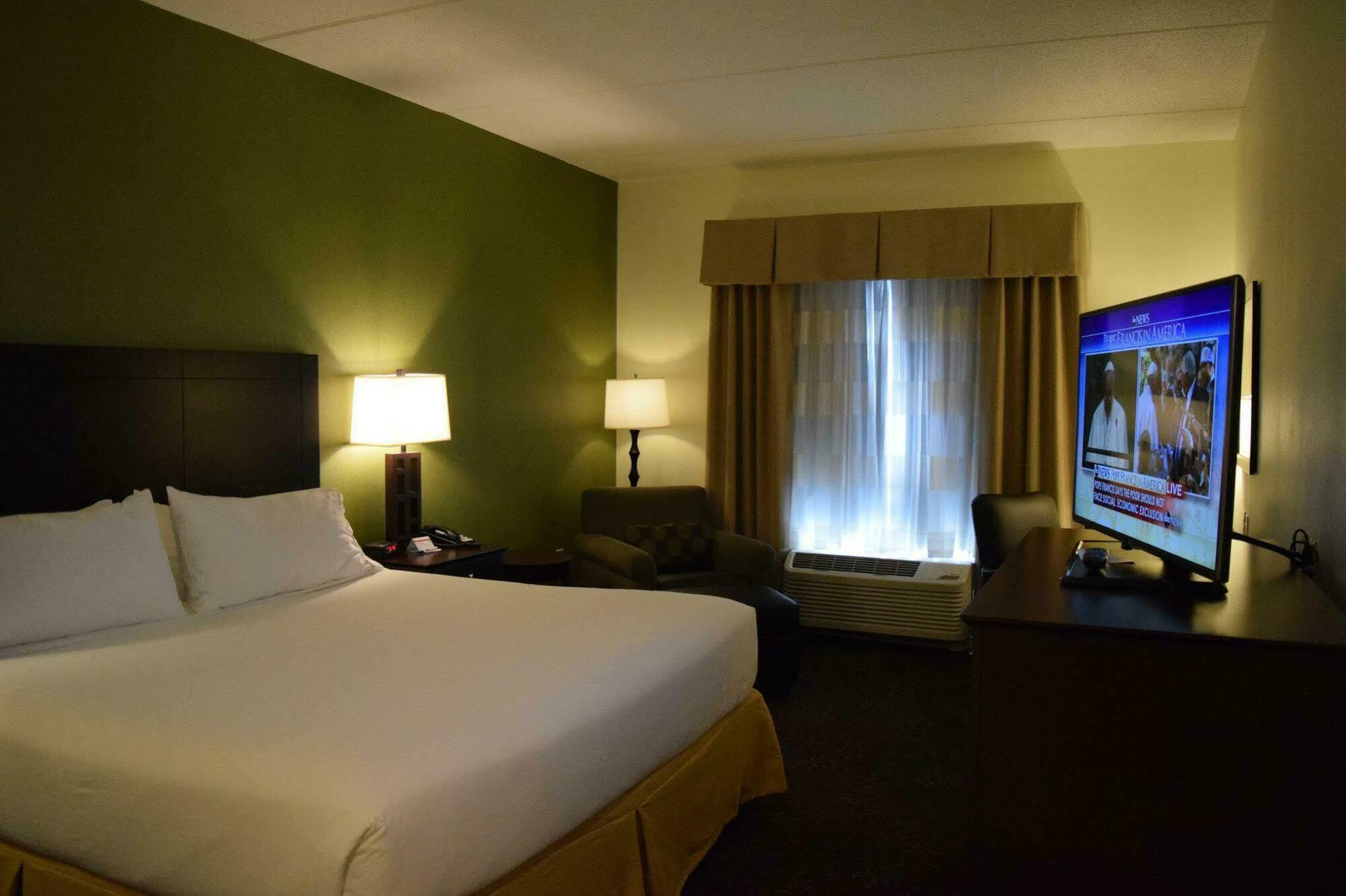 Holiday Inn Express & Suites Geneva Finger Lakes By Ihg Exterior foto